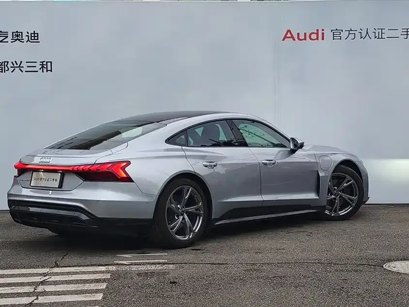 Audi e-tron GT 2024 из CN, фото 4