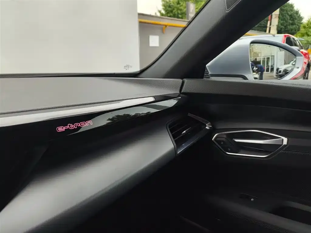 Audi e-tron GT 2024 из CN, фото 9