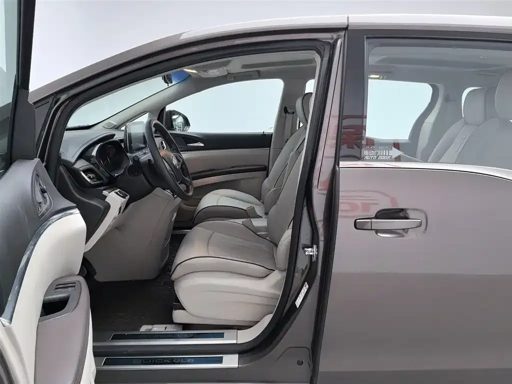 Buick GL8 2024 из CN, фото 10