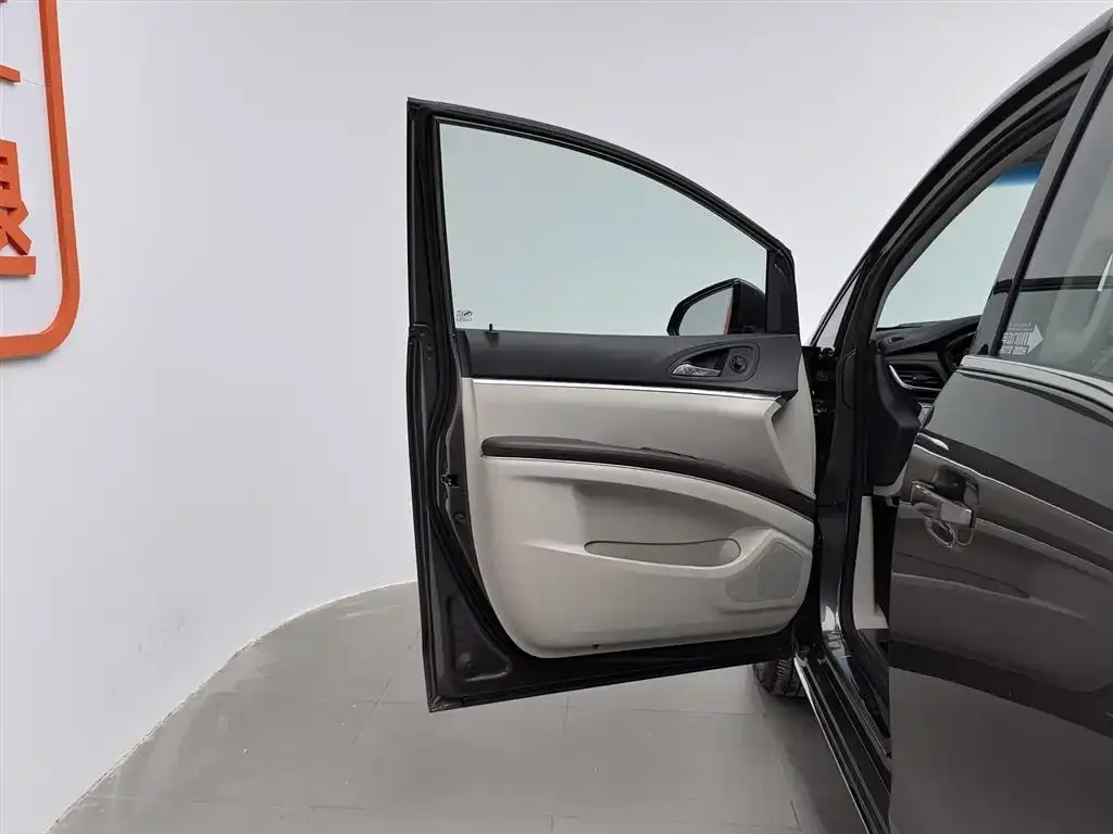 Buick GL8 2024 из CN, фото 8