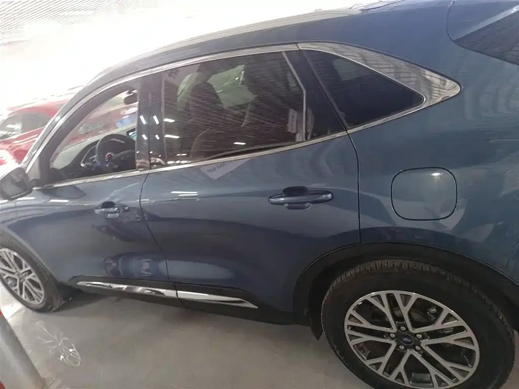 Ford Escape 2021 из CN, фото 5
