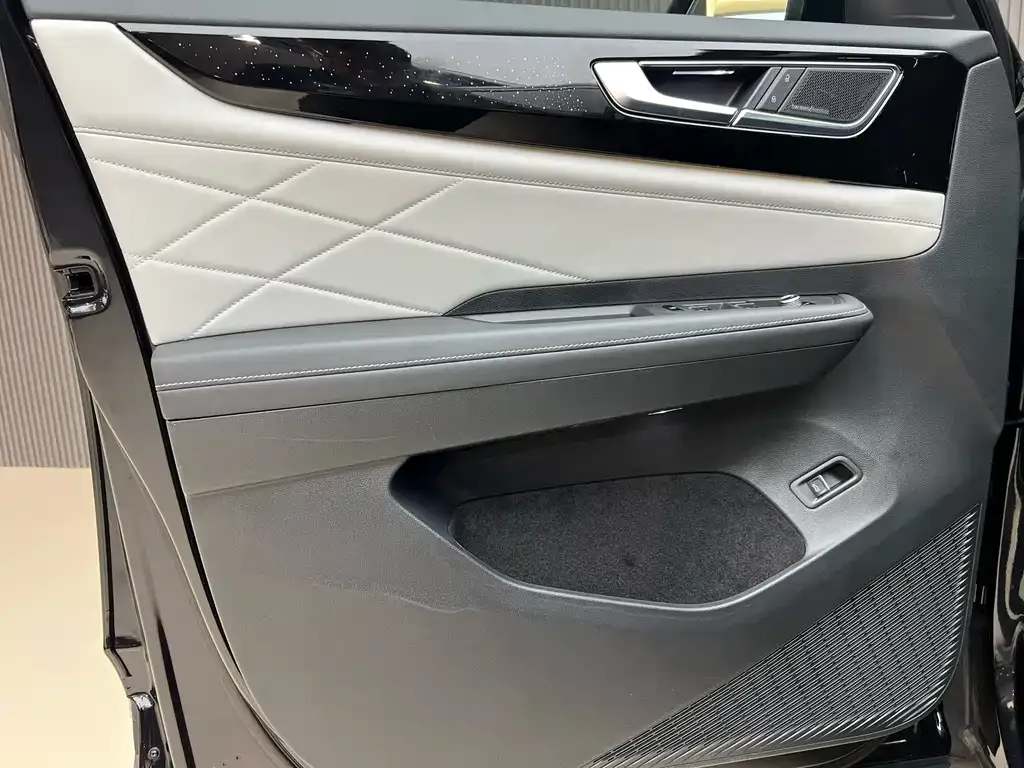 Volkswagen Teramont 2024 из CN, фото 10