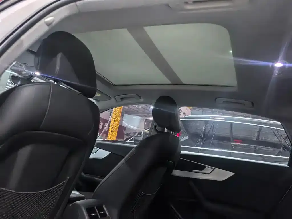Audi A4L 2021 из CN, фото 10