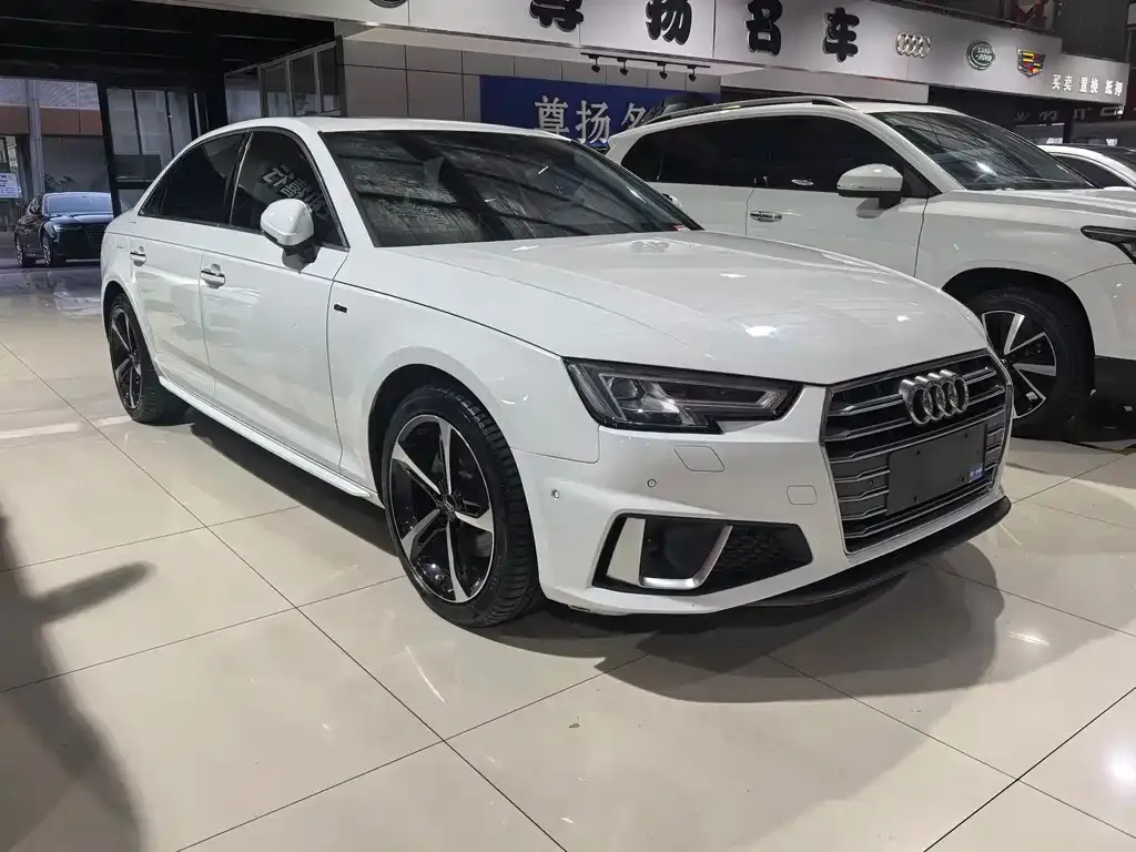 Audi A4L 2021 из CN, фото 3