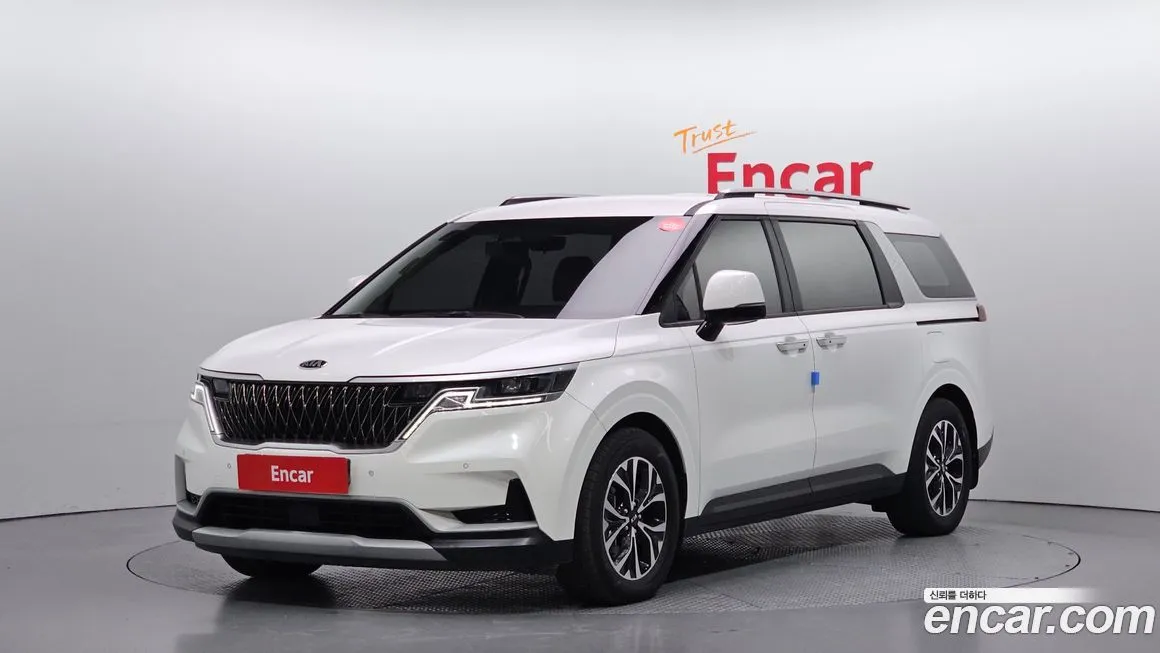 Kia Carnival — фото 1