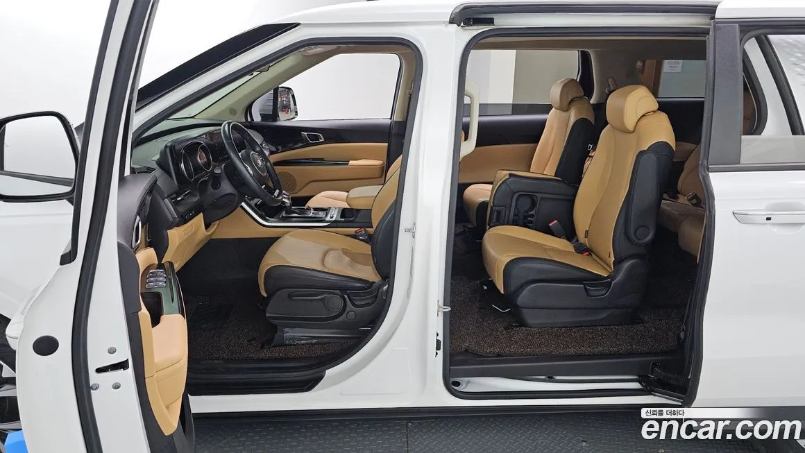 Kia Carnival — фото 10