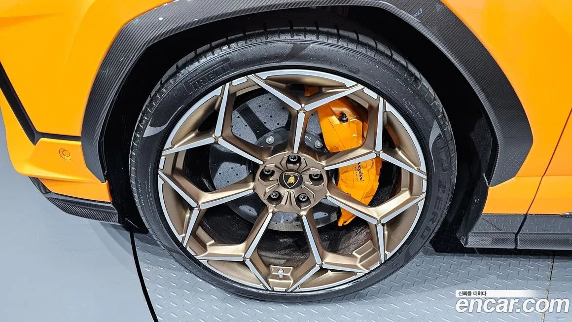 Lamborghini Urus — фото 5