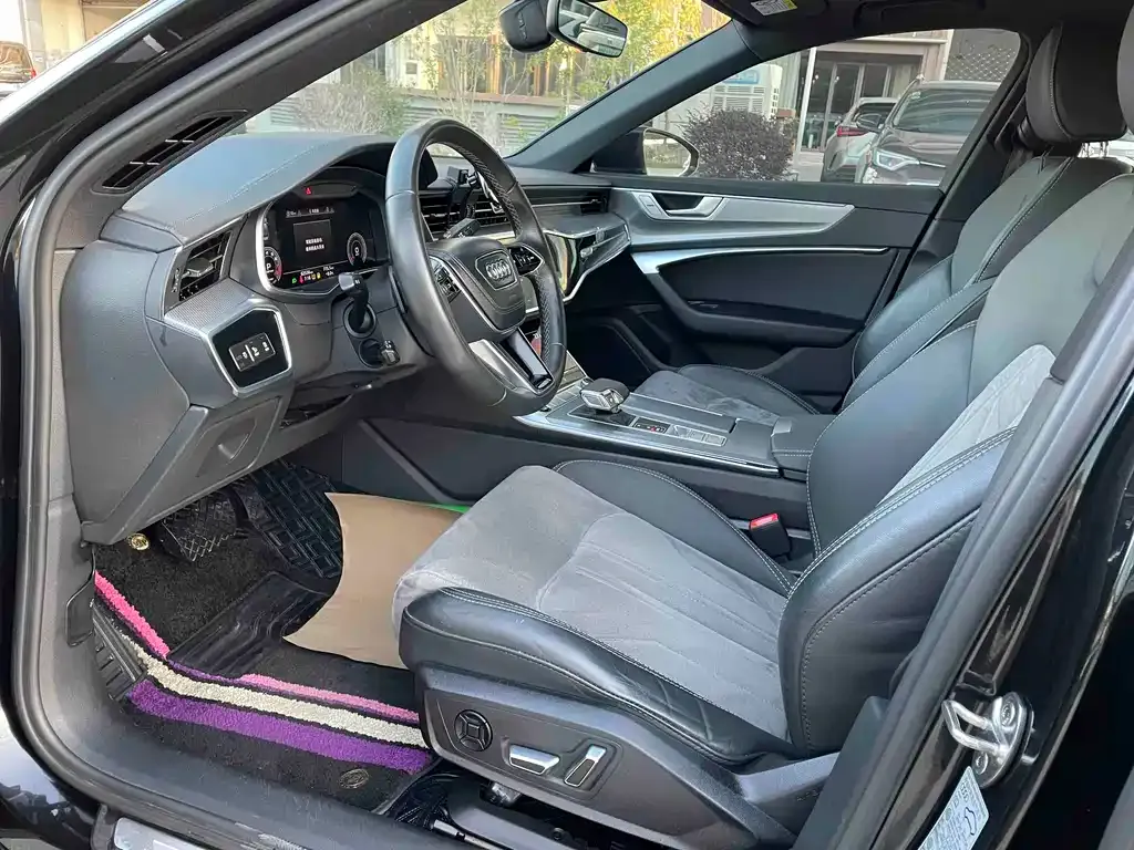 Audi A6L 2023 из CN, фото 4