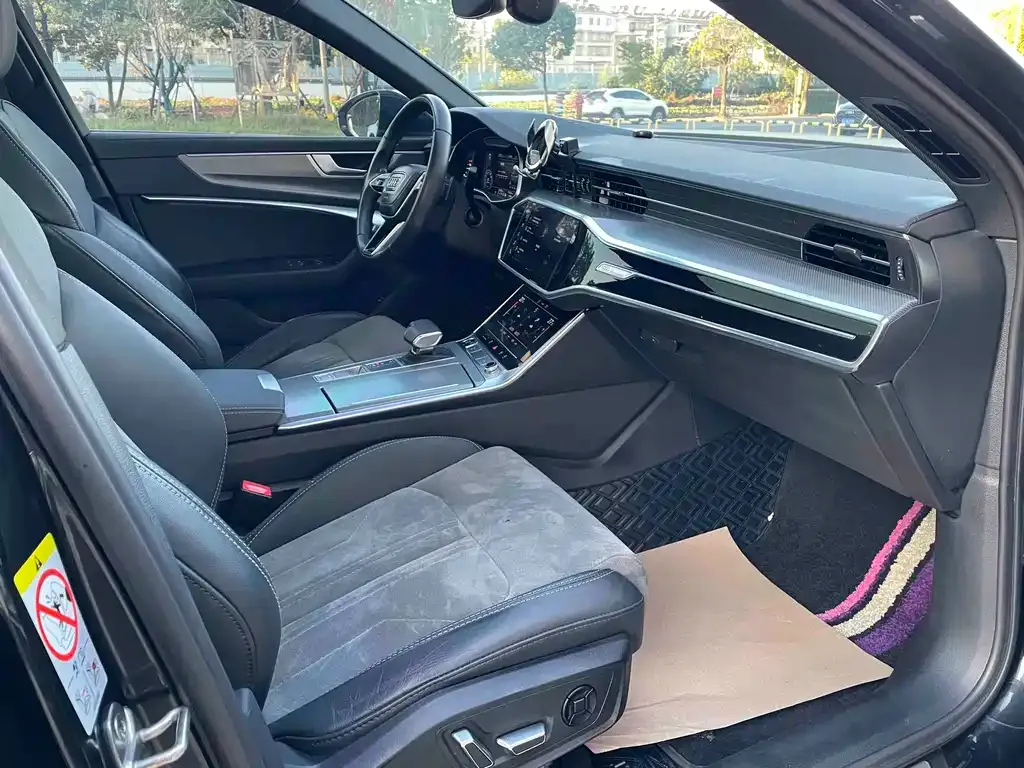 Audi A6L 2023 из CN, фото 5