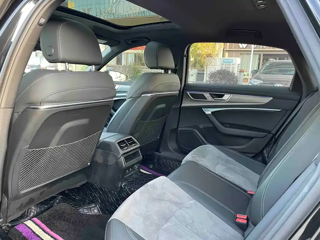 Audi A6L 2023 из CN, фото 7