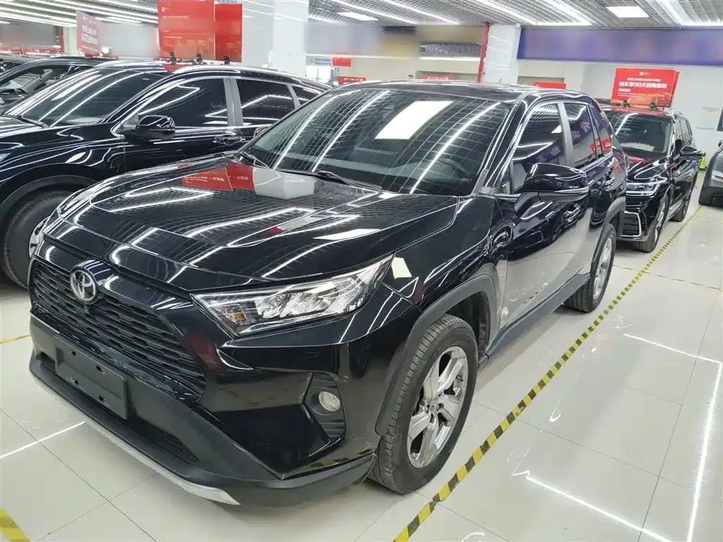 Toyota RAV4 2022 из CN, фото 1