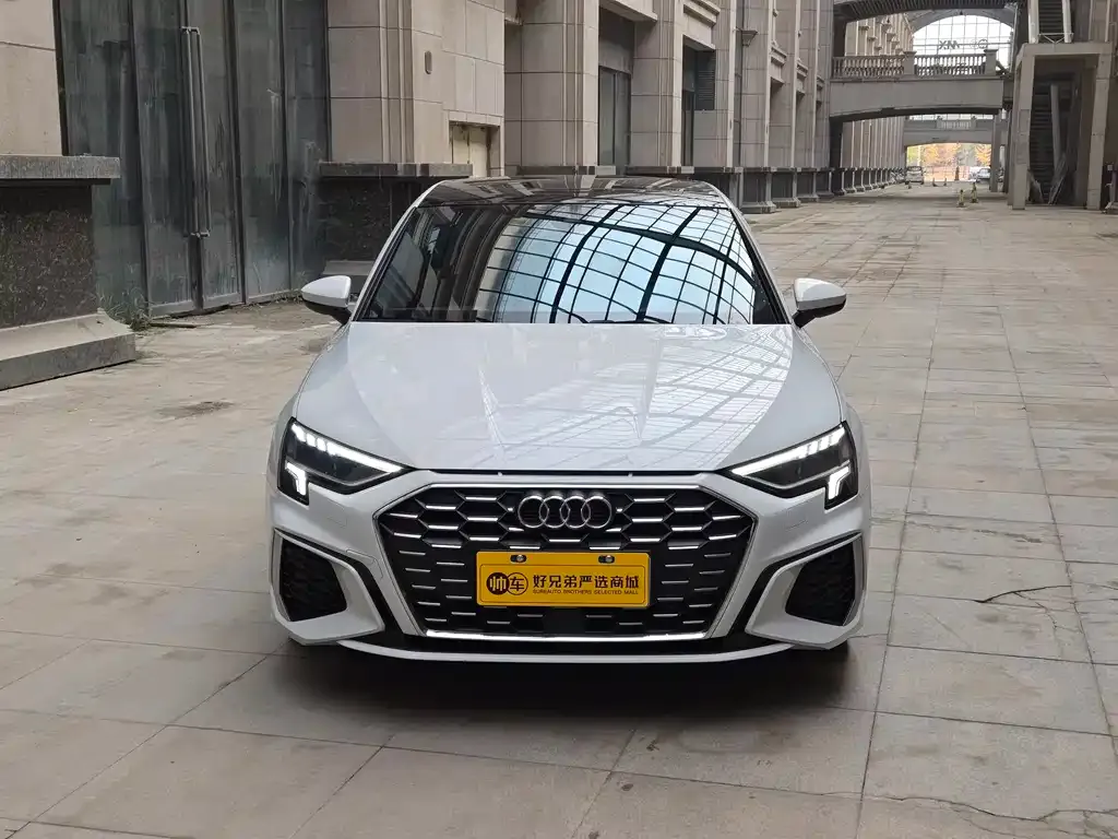 Audi A3 2023 из CN, фото 2