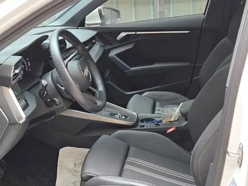 Audi A3 2023 из CN, фото 5