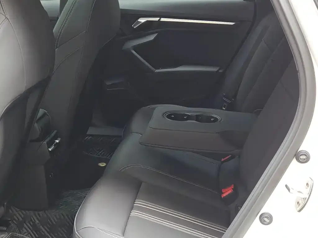 Audi A3 2023 из CN, фото 7
