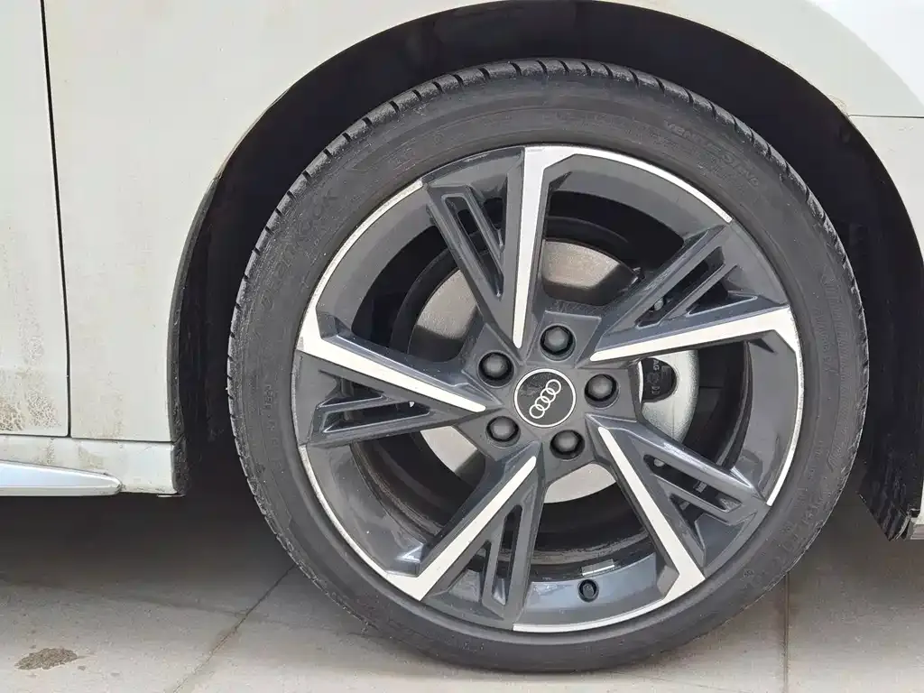Audi A3 2023 из CN, фото 9