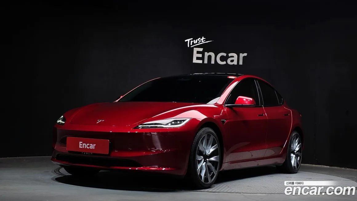 Tesla Model 3 — фото 1