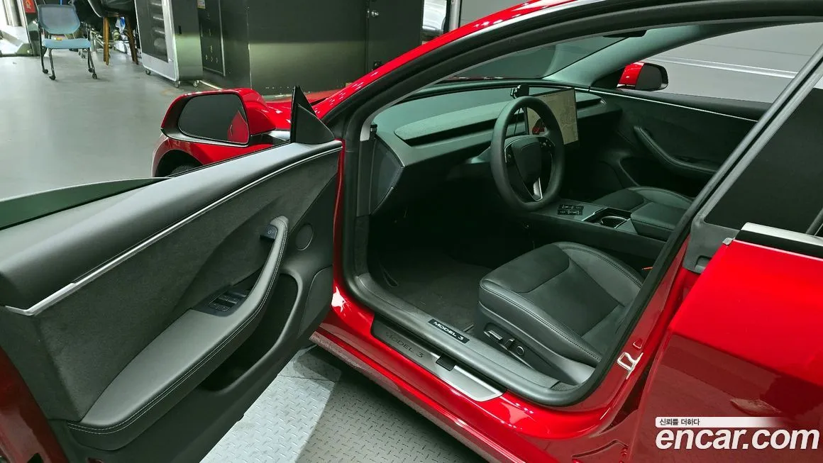 Tesla Model 3 — фото 10