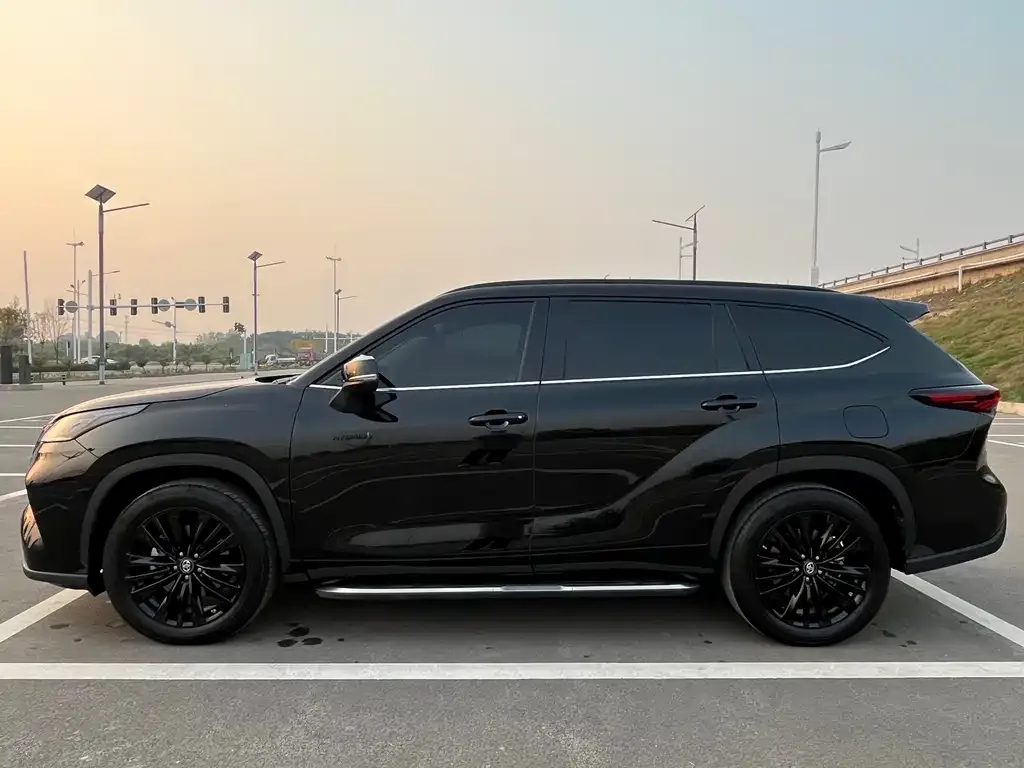 Toyota Highlander 2024 из CN, фото 8