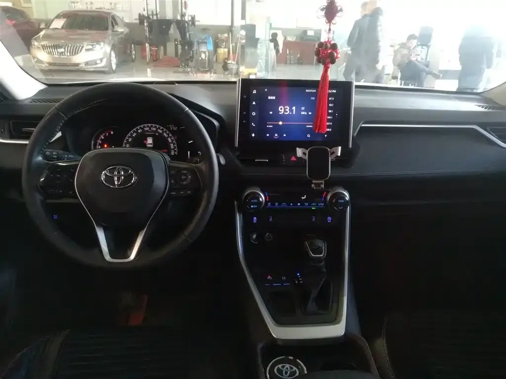 Toyota RAV4 2023 из CN, фото 10