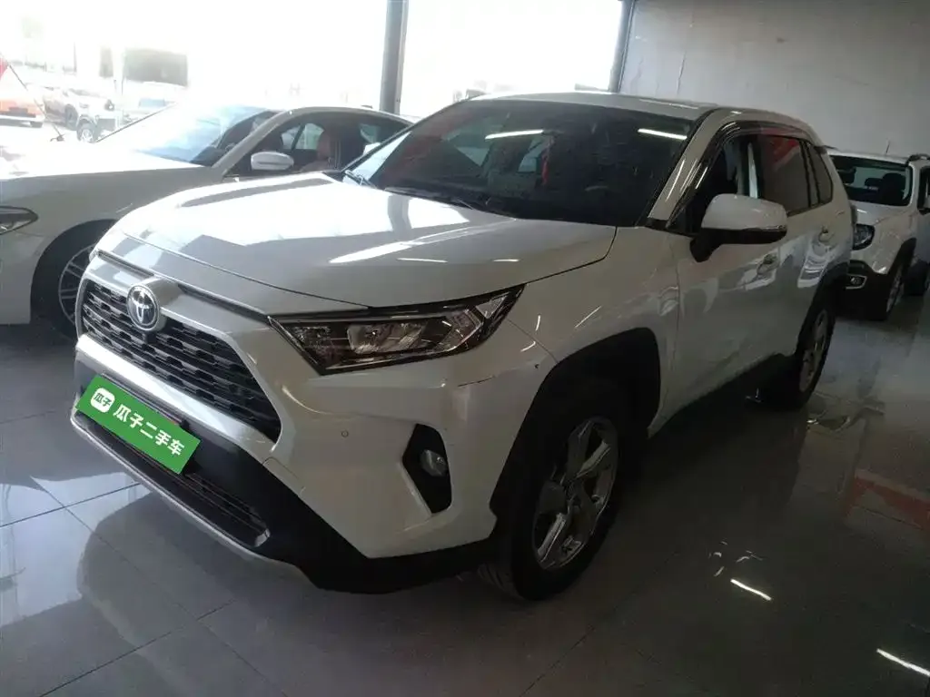Toyota RAV4 2023 из CN, фото 2