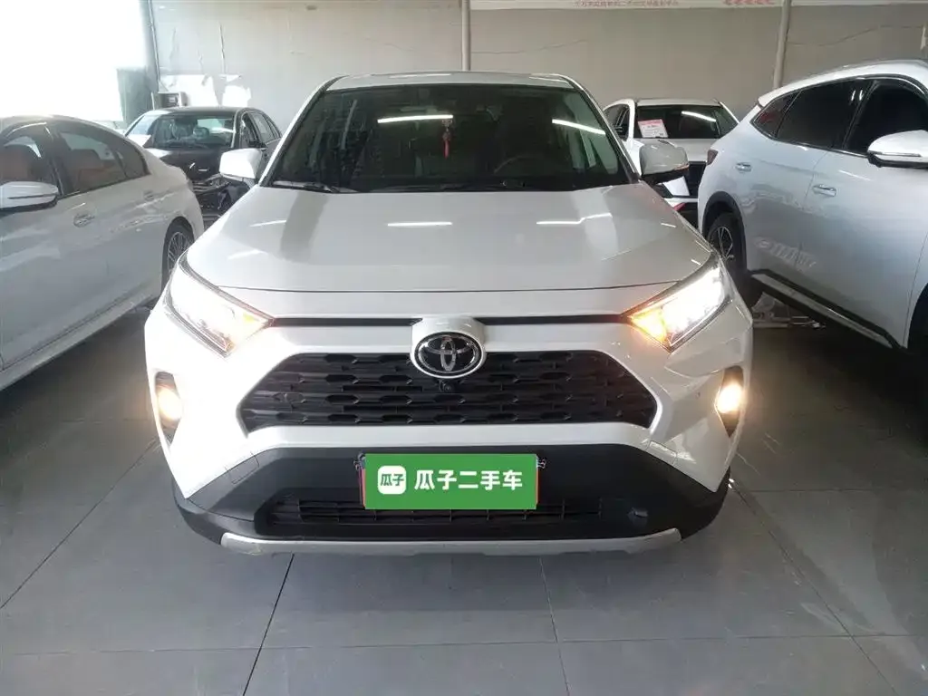 Toyota RAV4 2023 из CN, фото 3