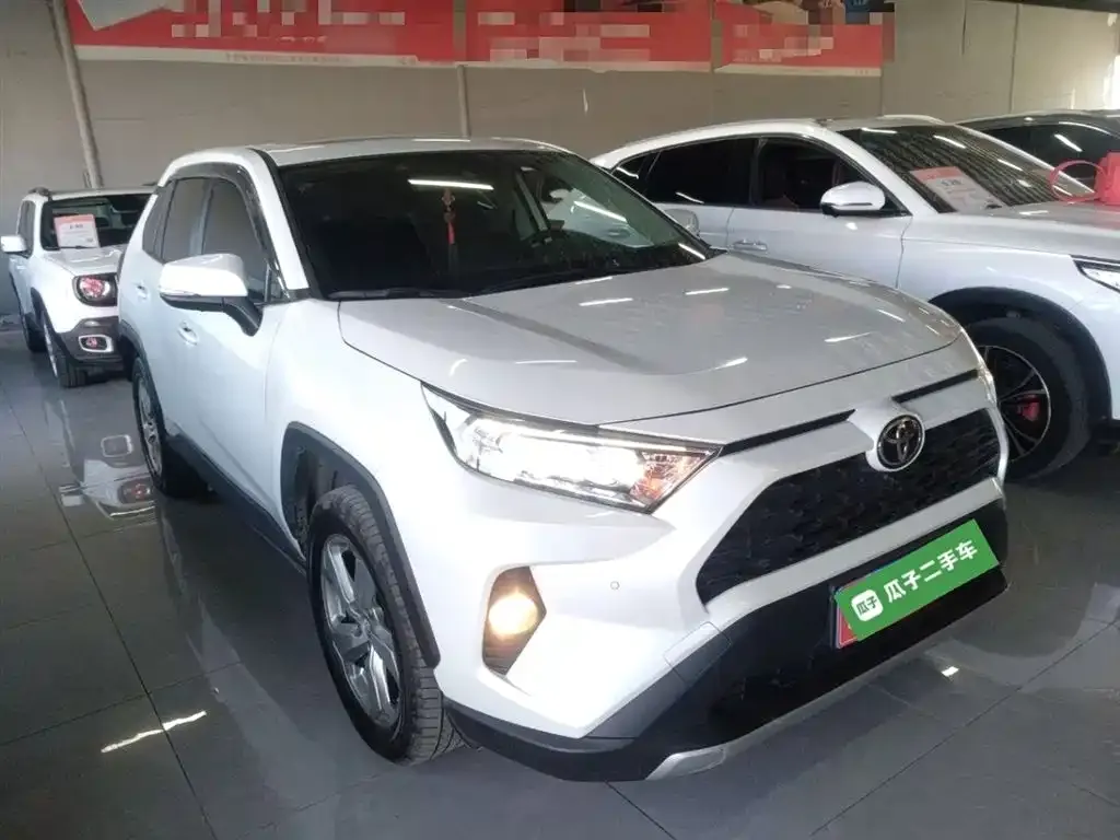 Toyota RAV4 2023 из CN, фото 4