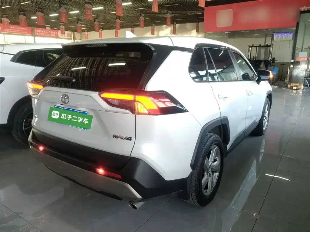 Toyota RAV4 2023 из CN, фото 7