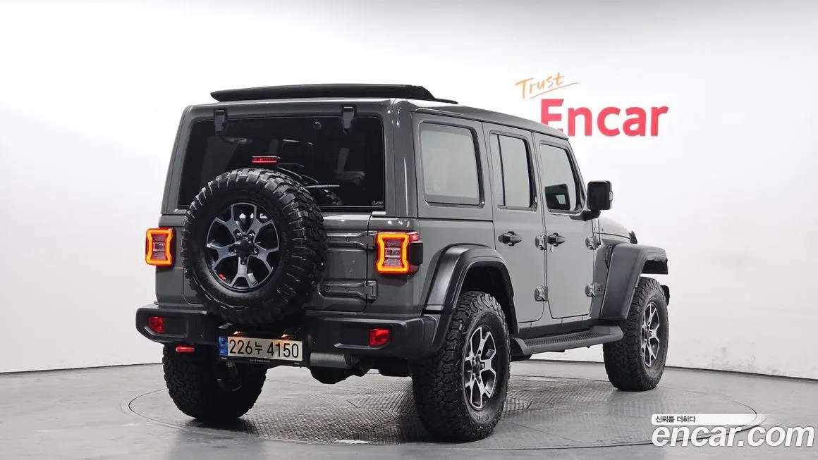 Jeep Wrangler — фото 2