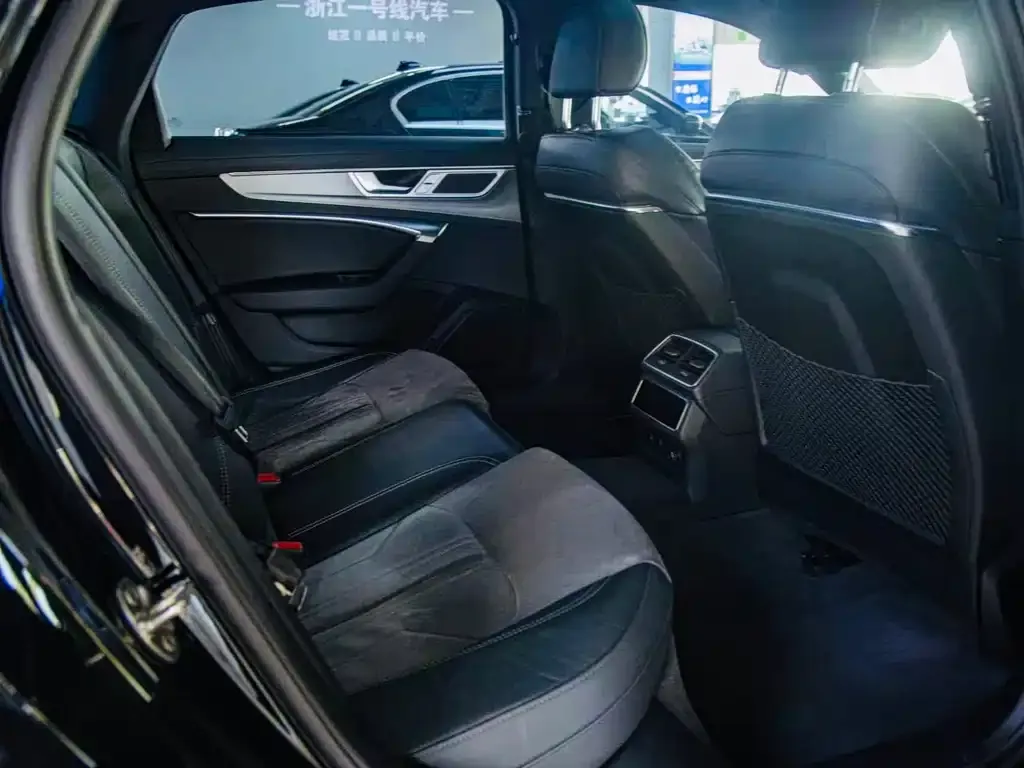 Audi A6L 2023 из CN, фото 6