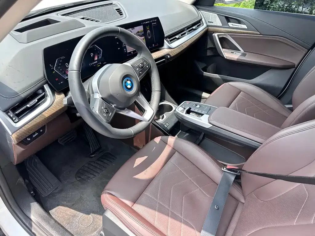 BMW iX1 2024 из CN, фото 6