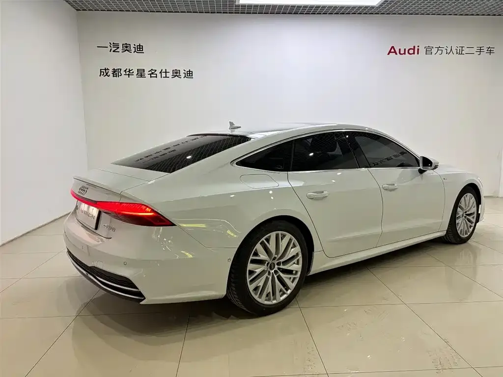 Audi A7 2021 из CN, фото 4
