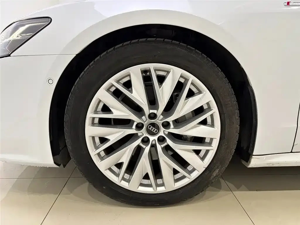 Audi A7 2021 из CN, фото 8