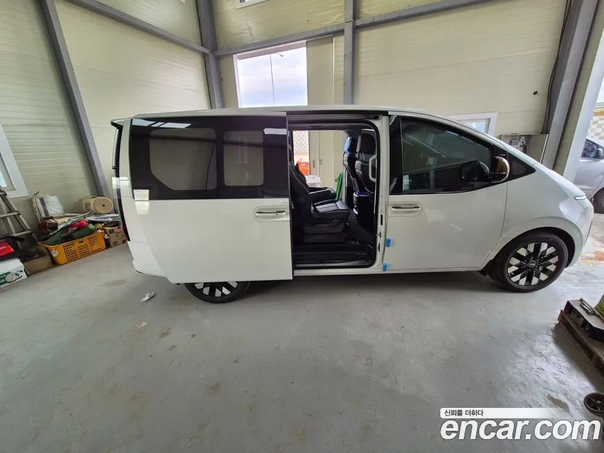 Hyundai Staria — фото 2