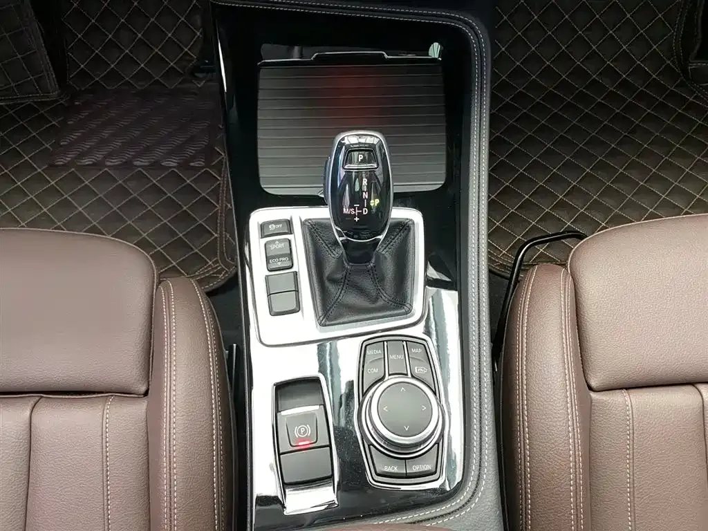 BMW 1 Series 2023 из CN, фото 10