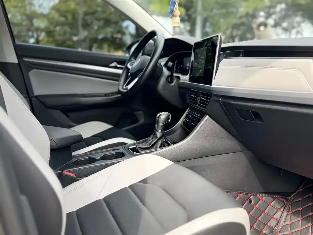 Volkswagen Bora 2023 из CN, фото 4
