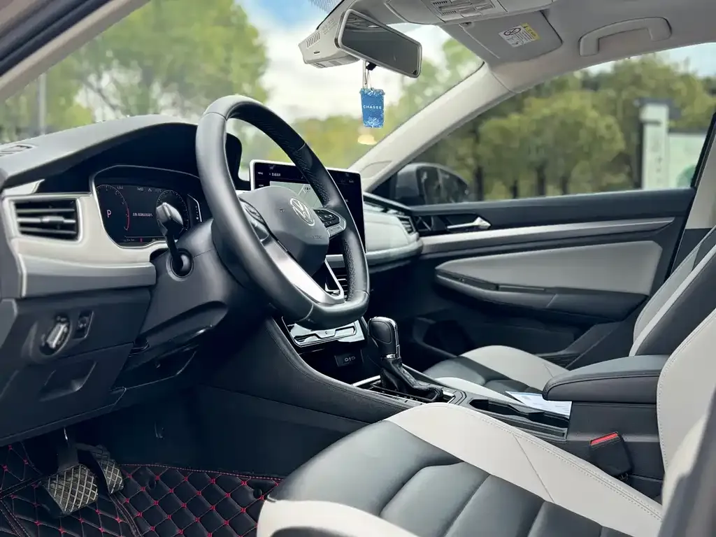 Volkswagen Bora 2023 из CN, фото 9