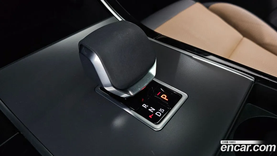 Land Rover Range Rover Velar 2025 из KR, фото 9