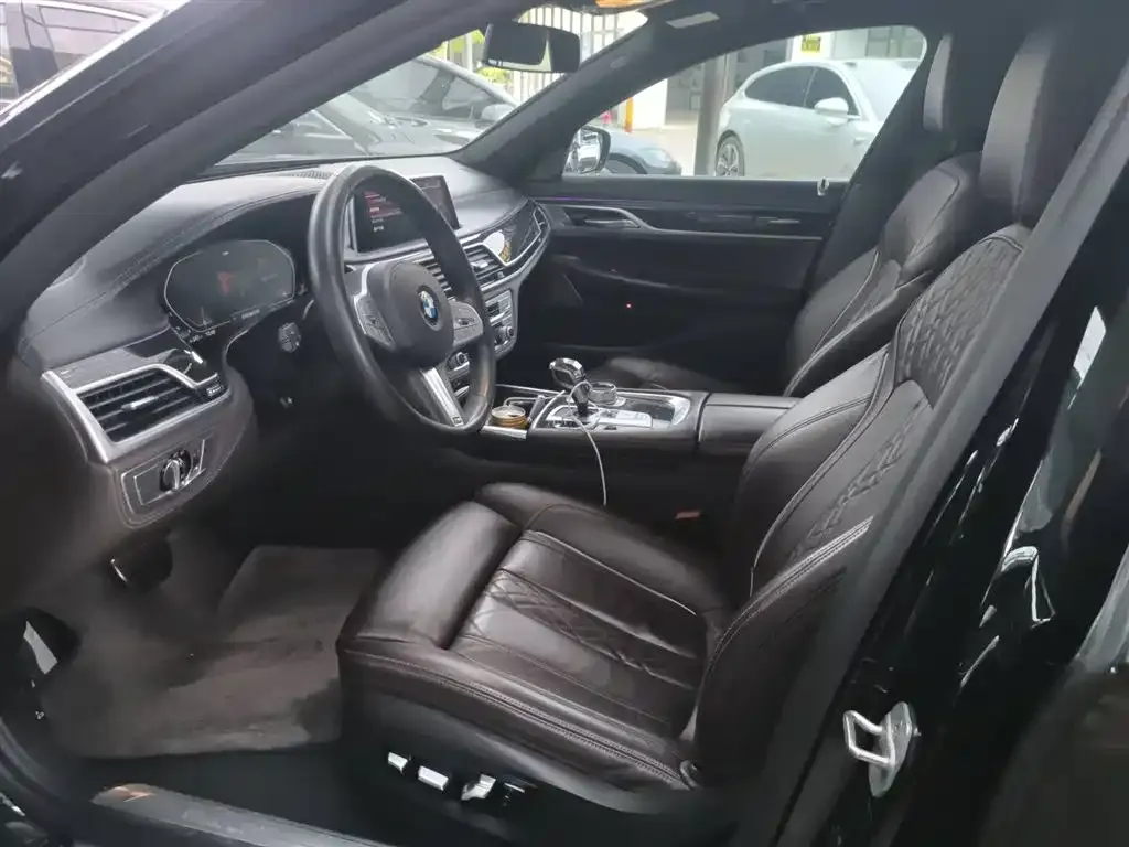 BMW 7 Series 2021 из CN, фото 3