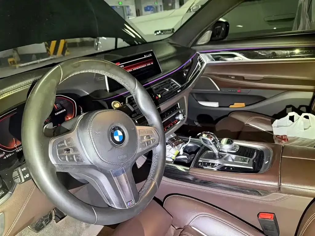 BMW 7 Series 2021 из CN, фото 4