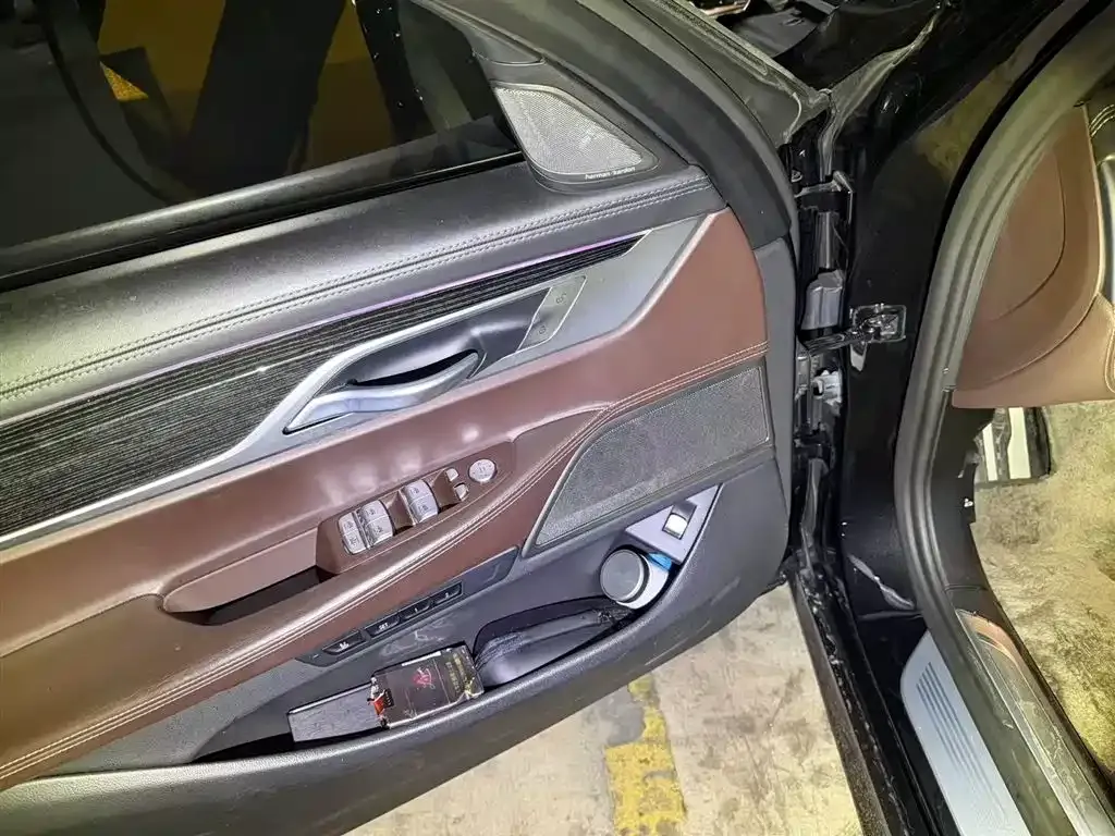 BMW 7 Series 2021 из CN, фото 5