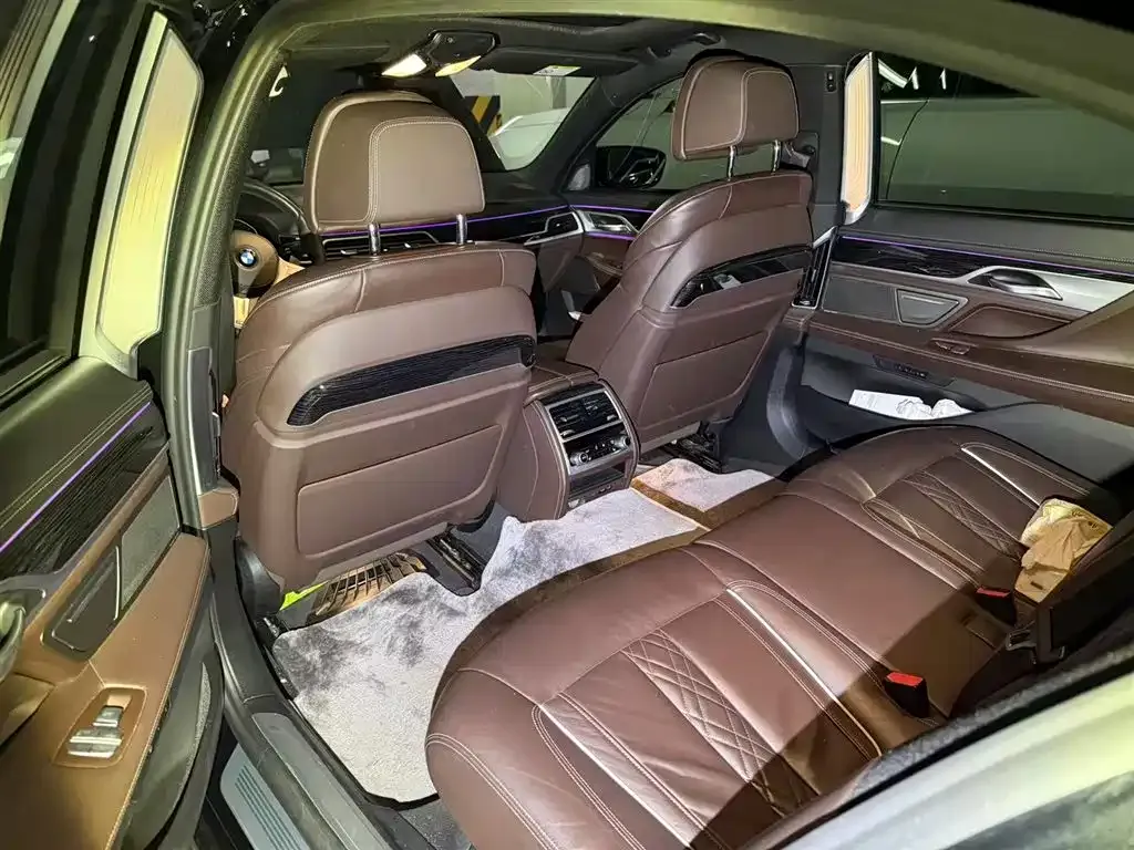 BMW 7 Series 2021 из CN, фото 6