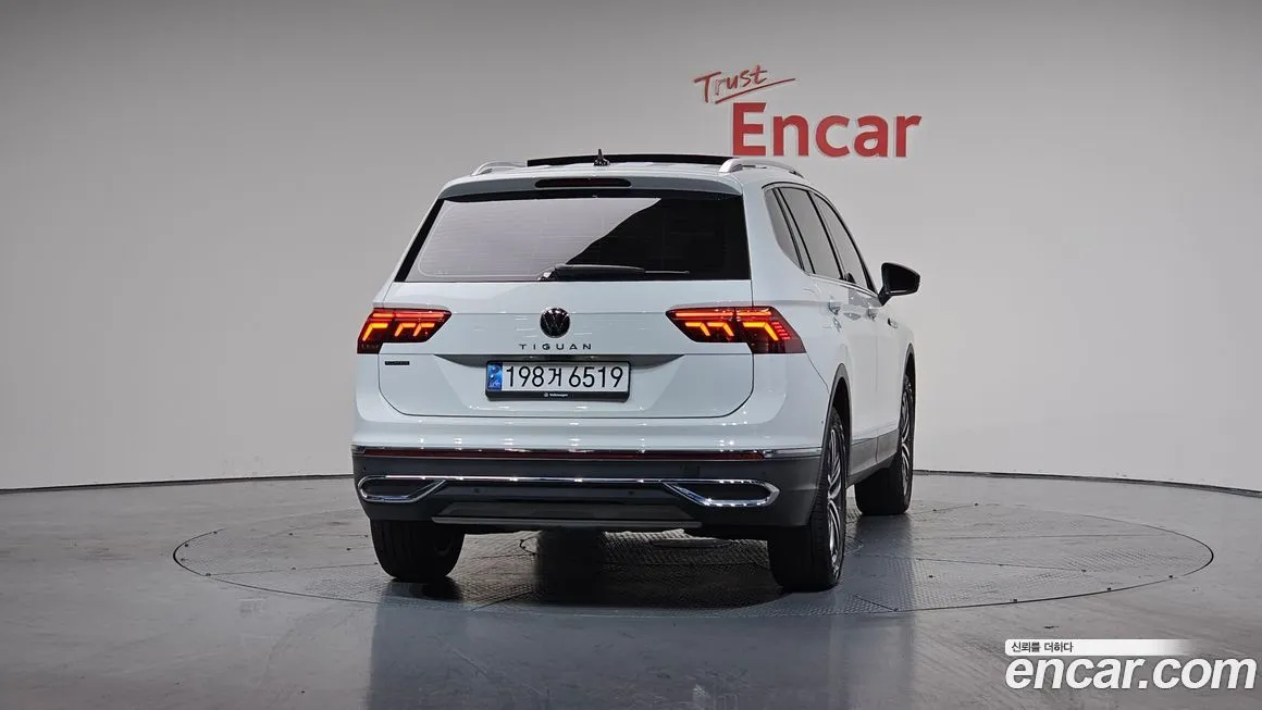 Volkswagen Tiguan — фото 4