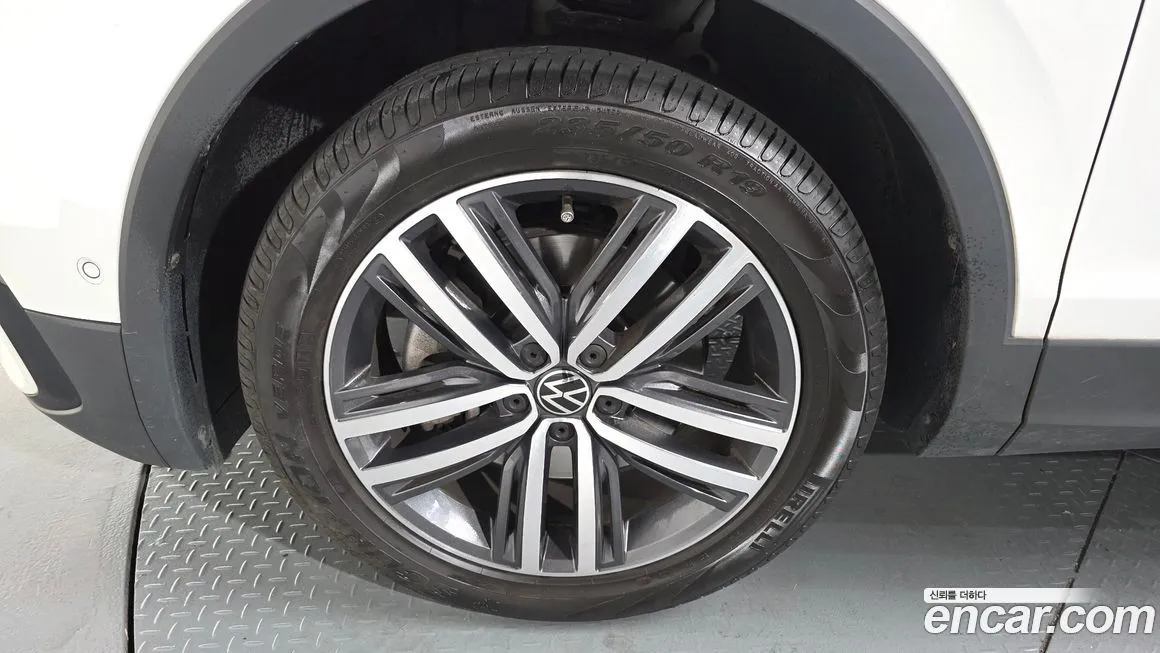 Volkswagen Tiguan — фото 5