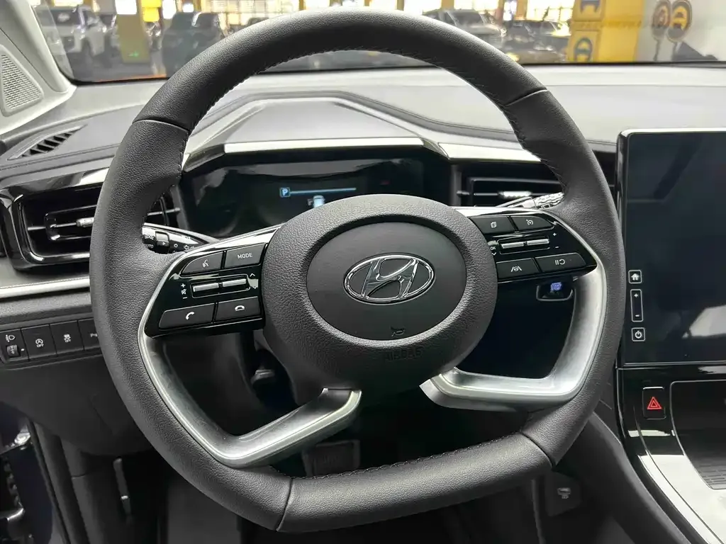 Hyundai Custo — фото 9