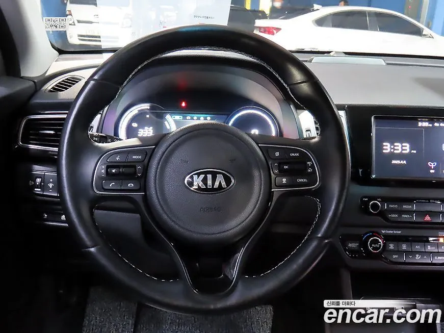 Kia Niro — фото 10