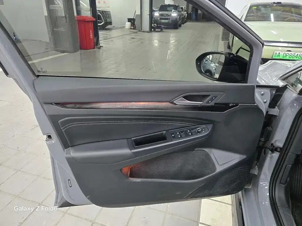 Volkswagen Golf 2024 из CN, фото 5