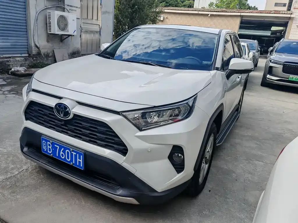 Toyota RAV4 2021 из CN, фото 1