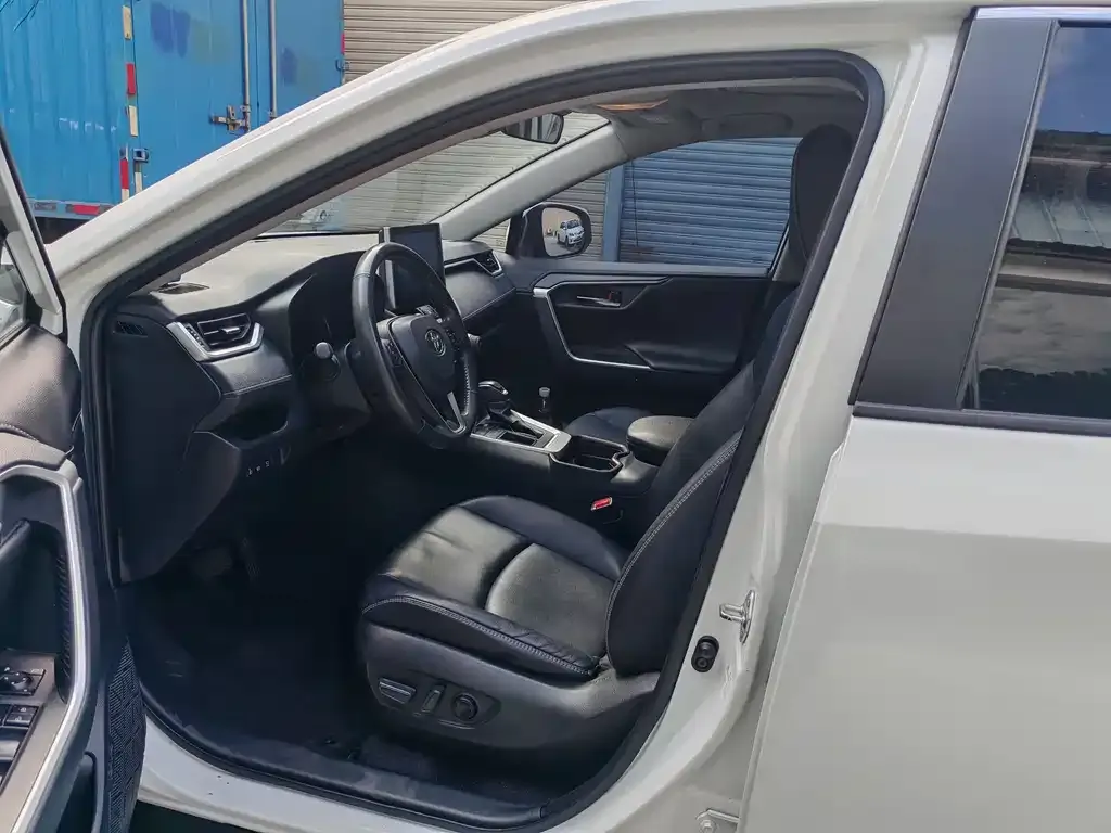 Toyota RAV4 2021 из CN, фото 5