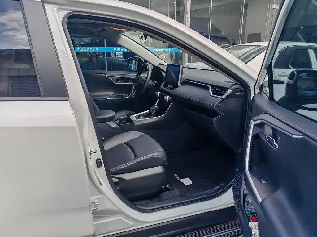Toyota RAV4 2021 из CN, фото 8