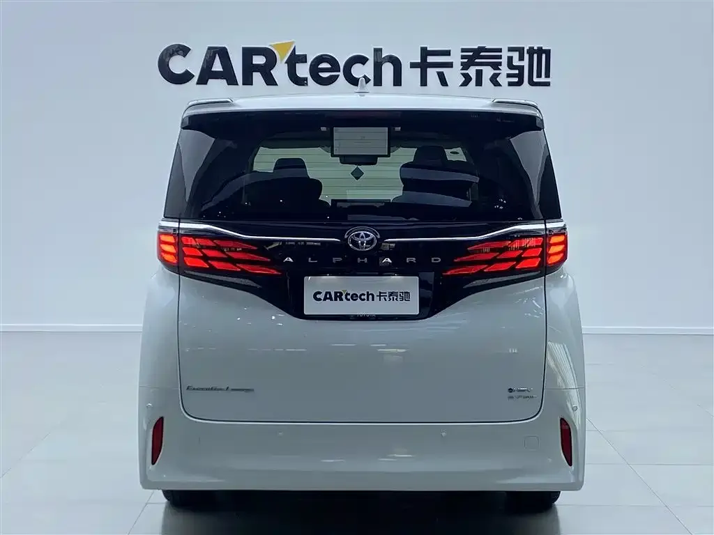 Toyota Alphard — фото 5